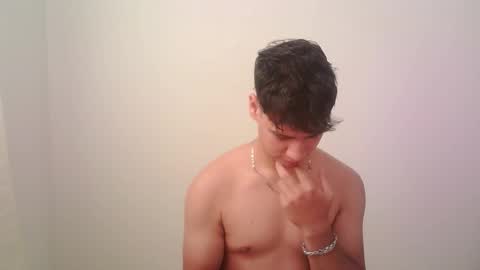 zeus_183 online show from 09/28/25, 02:33