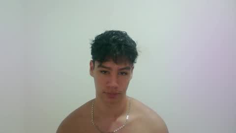 zeus_183 online show from 10/10/25, 11:48