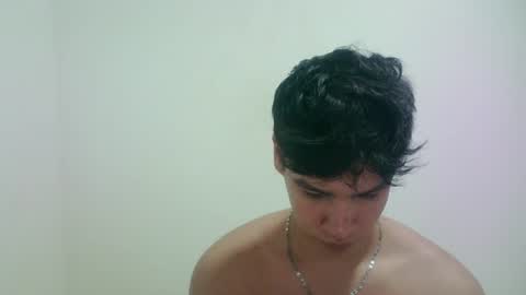 Snapshot of zeus_183 chatting on 06/21/26, 12:35 zeus_183 online show from 06/21/26, 12:35
