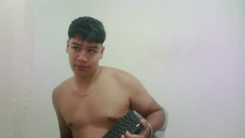 Snapshot of zeus_183 chatting on 07/23/26, 11:52 zeus_183 online show from 07/23/26, 11:52