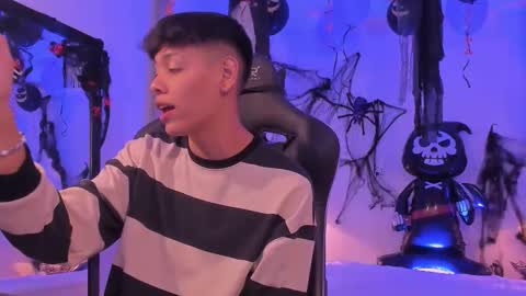 zeus_blaze online show from 10/14/25, 04:24