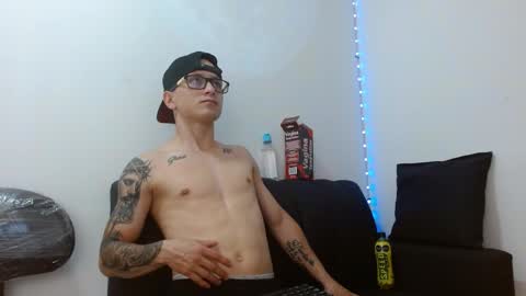 Snapshot of zeusdark19 chatting on 05/07/26, 12:10 zeus online show from 05/07/26, 12:10