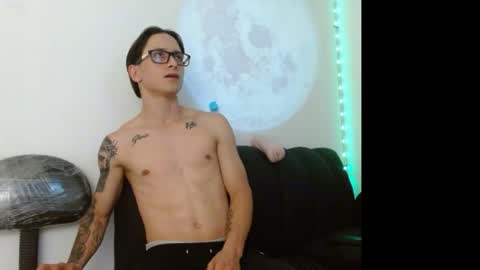 Snapshot of zeusdark19 chatting on 05/20/26, 05:13 zeus online show from 05/20/26, 05:13