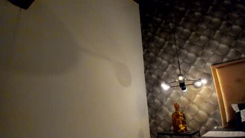 zeus online show from 12/01/24, 05:57