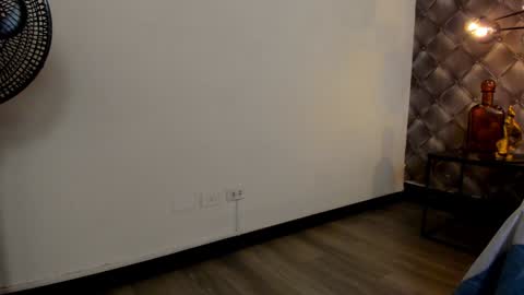 zeus online show from 12/22/24, 09:09