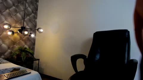 zeus online show from 01/07/25, 01:38