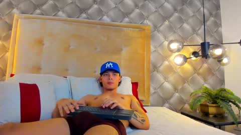 zeus online show from 01/10/25, 10:04