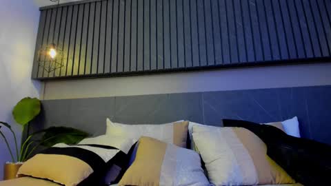 zeus online show from 02/15/25, 08:33