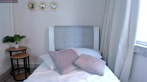 Snapshot of zhafiro_ chatting on 04/16/26, 08:53 Zhafi online show from 04/16/26, 08:53