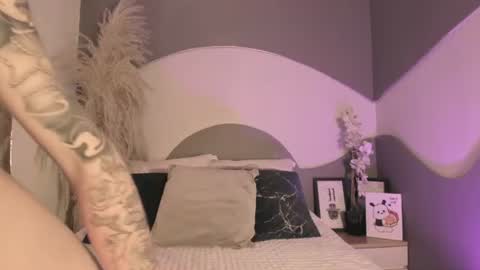 Snapshot of zhally_dee chatting on 06/25/26, 11:37 zhally_dee online show from 06/25/26, 11:37