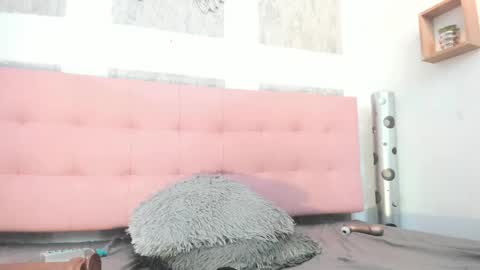 ZHAMIRA  ANDRES online show from 04/15/26, 09:04