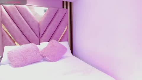 Snapshot of zhara_pearl_ chatting on 08/05/26, 07:28 Kamila online show from 08/05/26, 07:28