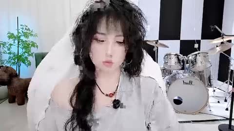 Snapshot of zhen0 chatting on 09/19/25, 03:02 zhen online show from 09/19/25, 03:02