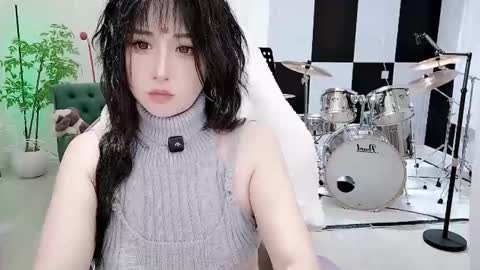 Snapshot of zhen0 chatting on 09/30/25, 08:25 zhen online show from 09/30/25, 08:25