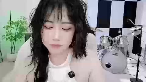 Snapshot of zhen0 chatting on 10/14/25, 08:09 zhen online show from 10/14/25, 08:09