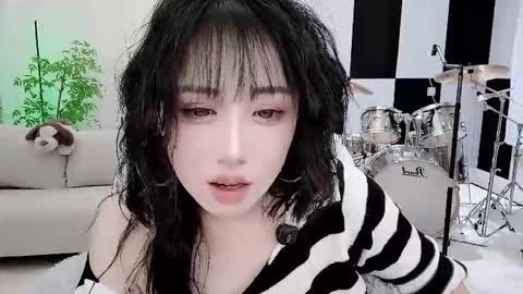 Snapshot of zhen0 chatting on 10/18/25, 11:27 zhen online show from 10/18/25, 11:27