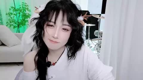 Snapshot of zhen0 chatting on 10/30/25, 02:18 zhen online show from 10/30/25, 02:18