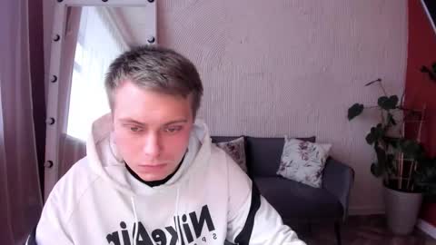 Snapshot of zherealkrugi chatting on 11/26/25, 09:10 zherealkrugi online show from 11/26/25, 09:10