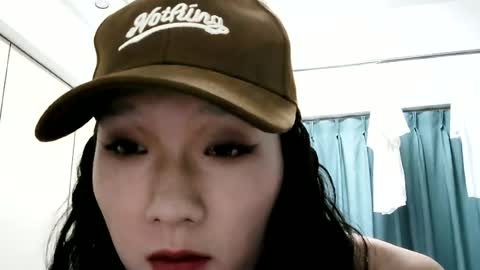 Snapshot of zhig01584 chatting on 06/11/26, 05:22 zhig01584 online show from 06/11/26, 05:22