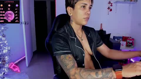 zhoestrong online show from 12/23/24, 10:32