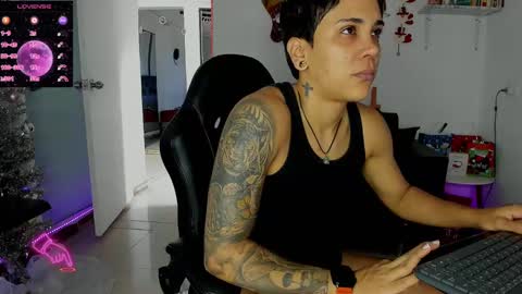 zhoestrong online show from 01/01/25, 05:00