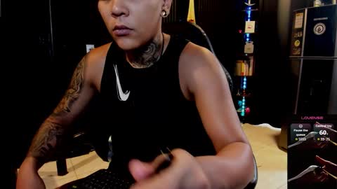 zhoestrong online show from 10/12/25, 07:57