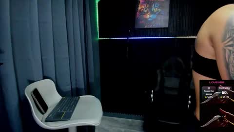 zhoestrong online show from 11/21/25, 11:25