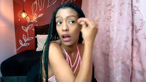 Snapshot of zia_green chatting on 12/20/24, 12:05 Zia Green online show from 12/20/24, 12:05