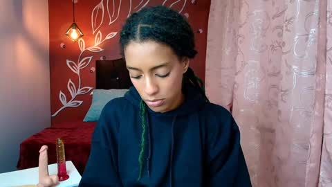 Snapshot of zia_green chatting on 01/14/25, 12:03 Zia Green online show from 01/14/25, 12:03