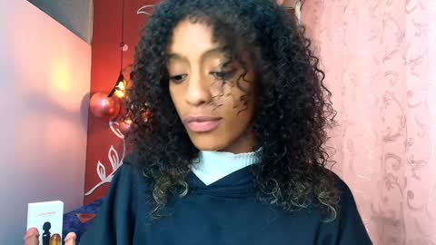 Snapshot of zia_green chatting on 01/25/25, 12:16 Zia Green online show from 01/25/25, 12:16