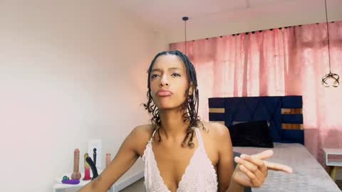 Snapshot of zia_green chatting on 02/07/25, 12:17 Zia Green online show from 02/07/25, 12:17