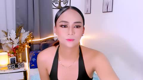 Snapshot of zialustts chatting on 11/25/25, 02:44 Zia online show from 11/25/25, 02:44