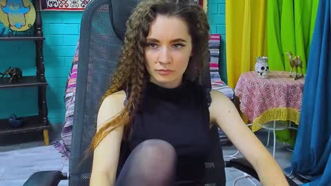 zianichols online show from 01/28/25, 12:43