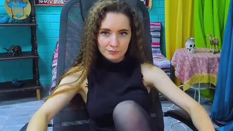 zianichols online show from 01/28/25, 03:46