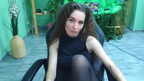 zianichols online show from 01/28/25, 10:01