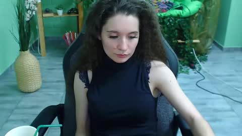 zianichols online show from 02/12/25, 12:37