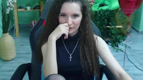 zianichols online show from 02/15/25, 01:31