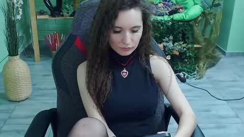 zianichols online show from 03/06/25, 11:09