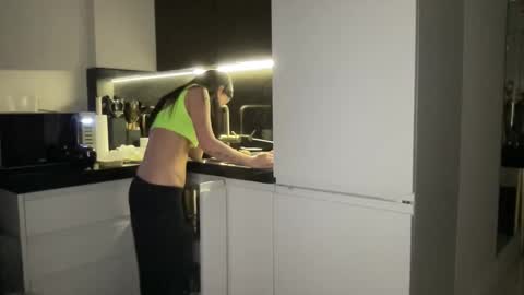 Snapshot of zidya06 chatting on 03/19/26, 08:02 Nensi online show from 03/19/26, 08:02