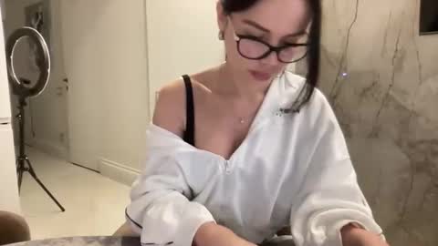 Snapshot of zidya06 chatting on 03/26/26, 01:17 Nensi online show from 03/26/26, 01:17