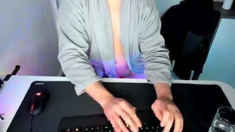 Snapshot of ziemlichflutschig chatting on 12/13/24, 06:00 ziemlichflutschig online show from 12/13/24, 06:00