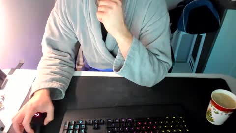 Snapshot of ziemlichflutschig chatting on 01/05/25, 02:06 ziemlichflutschig online show from 01/05/25, 02:06