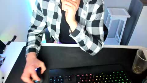 Snapshot of ziemlichflutschig chatting on 01/06/25, 04:13 ziemlichflutschig online show from 01/06/25, 04:13