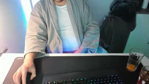 Snapshot of ziemlichflutschig chatting on 01/22/25, 02:48 ziemlichflutschig online show from 01/22/25, 02:48