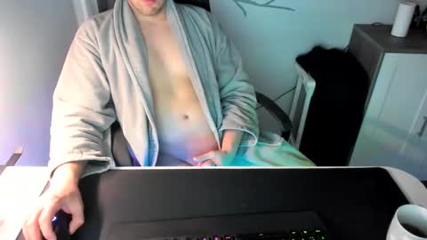 Snapshot of ziemlichflutschig chatting on 02/10/25, 04:19 ziemlichflutschig online show from 02/10/25, 04:19