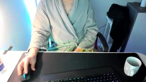 Snapshot of ziemlichflutschig chatting on 02/14/25, 04:58 ziemlichflutschig online show from 02/14/25, 04:58