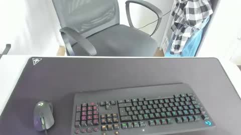 Snapshot of ziemlichflutschig chatting on 02/16/25, 11:05 ziemlichflutschig online show from 02/16/25, 11:05