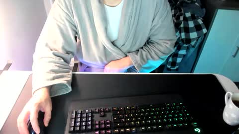 Snapshot of ziemlichflutschig chatting on 02/17/25, 02:53 ziemlichflutschig online show from 02/17/25, 02:53