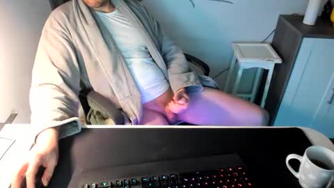 Snapshot of ziemlichflutschig chatting on 02/25/25, 04:57 ziemlichflutschig online show from 02/25/25, 04:57