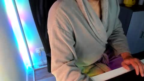 Snapshot of ziemlichflutschig chatting on 09/17/25, 04:03 ziemlichflutschig online show from 09/17/25, 04:03